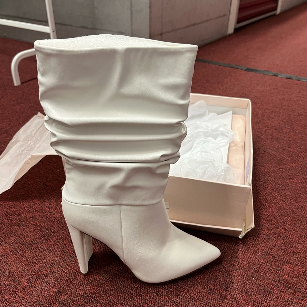 NEW JustFab Sydney Rae Boots